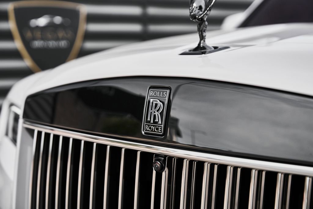 Used 2025 Rolls-Royce Cullinan Black Badge AWD/4WD image 9