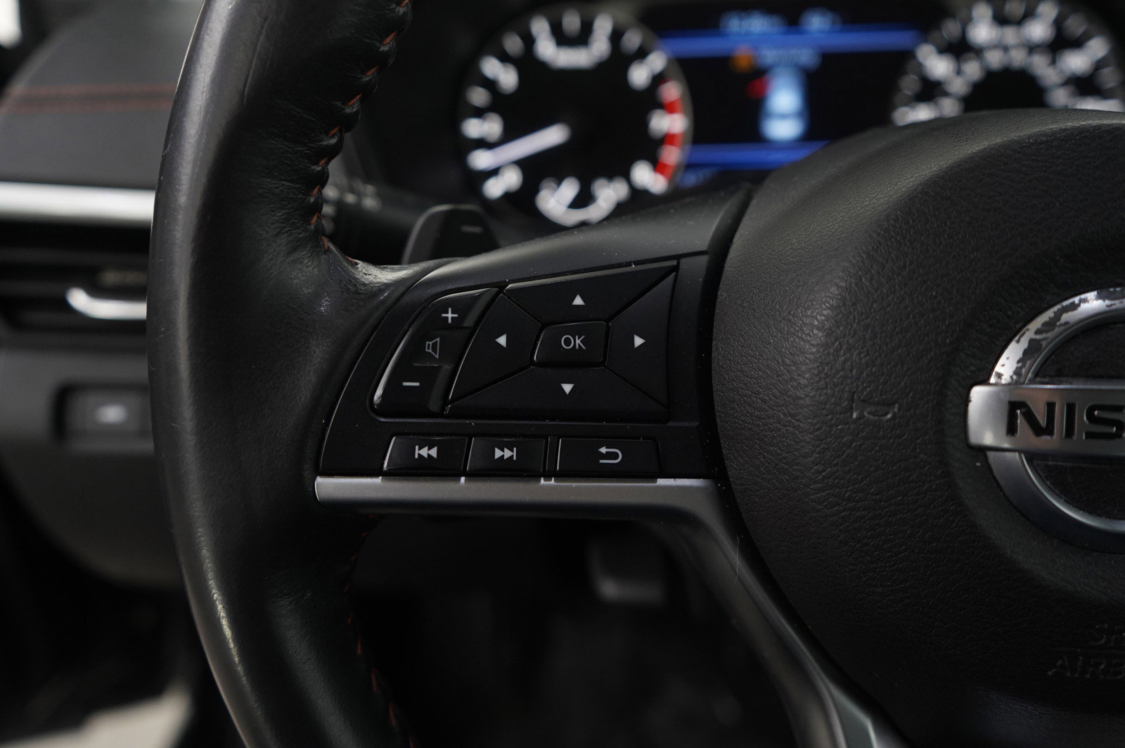 Used 2022 Nissan Altima 2.5 SR w/ Midnight Edition Package image 16