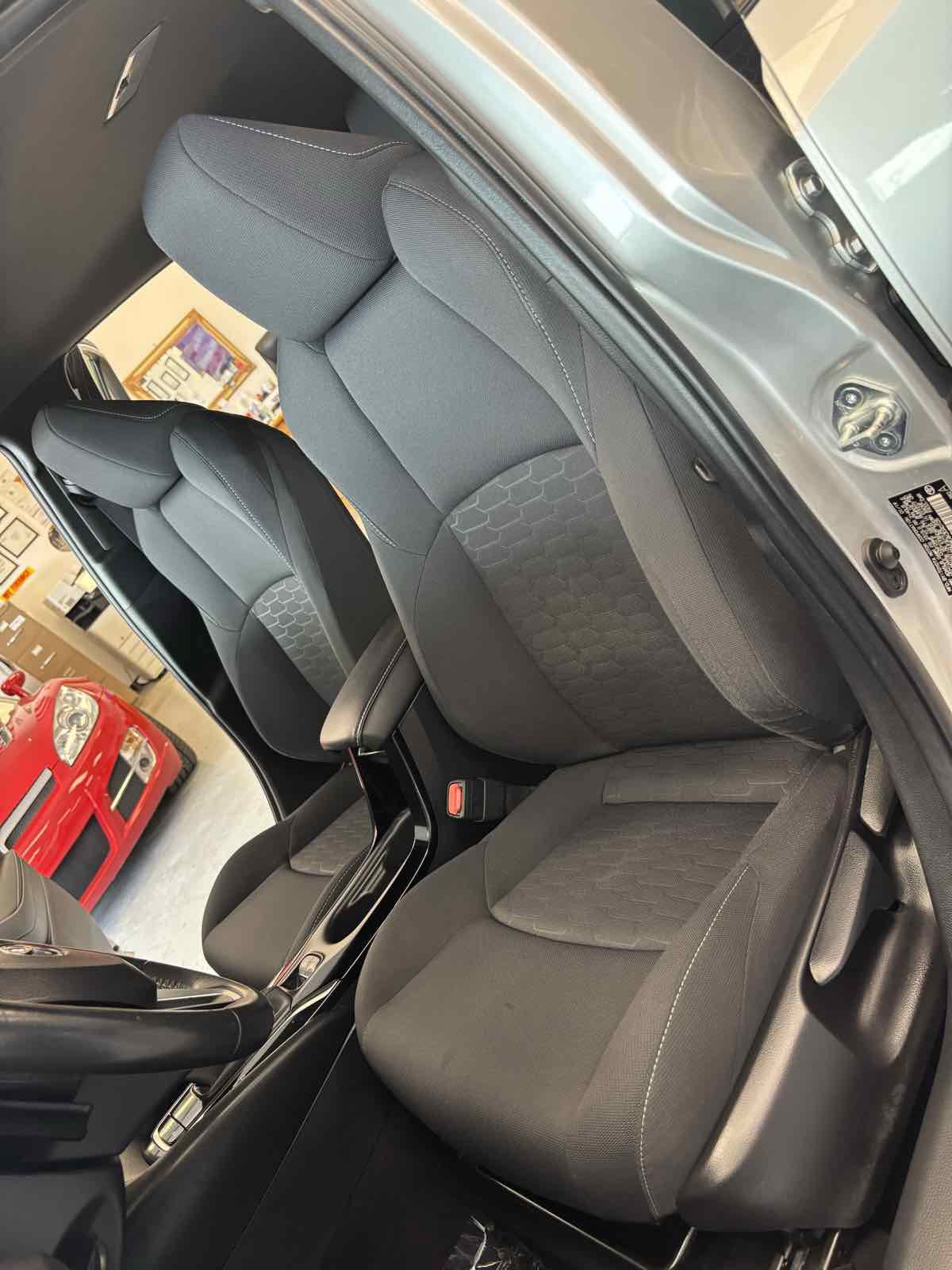 Used 2019 Toyota Corolla SE w/ Carpet Mat Package FWD image 21