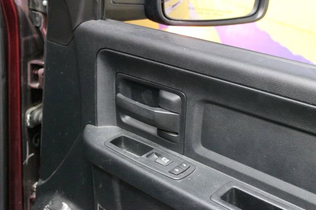 Used 2016 RAM 1500 Express AWD/4WD image 10