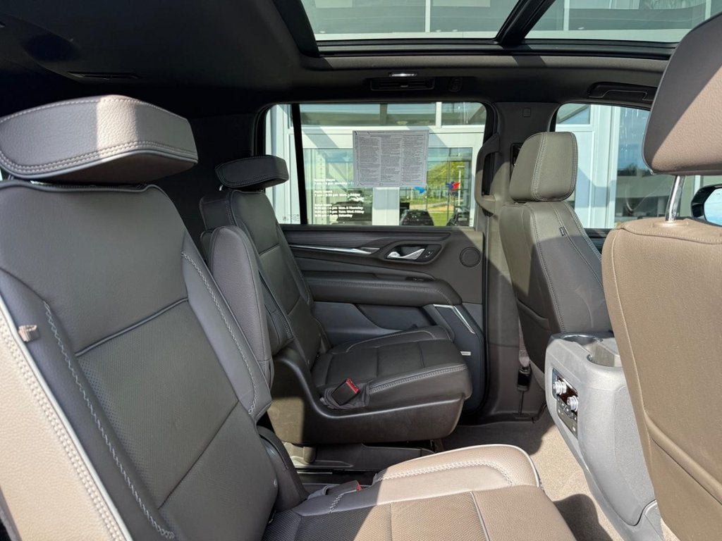 Used 2023 GMC Yukon XL Denali w/ LPO, Floor Liner Package AWD/4WD image 10