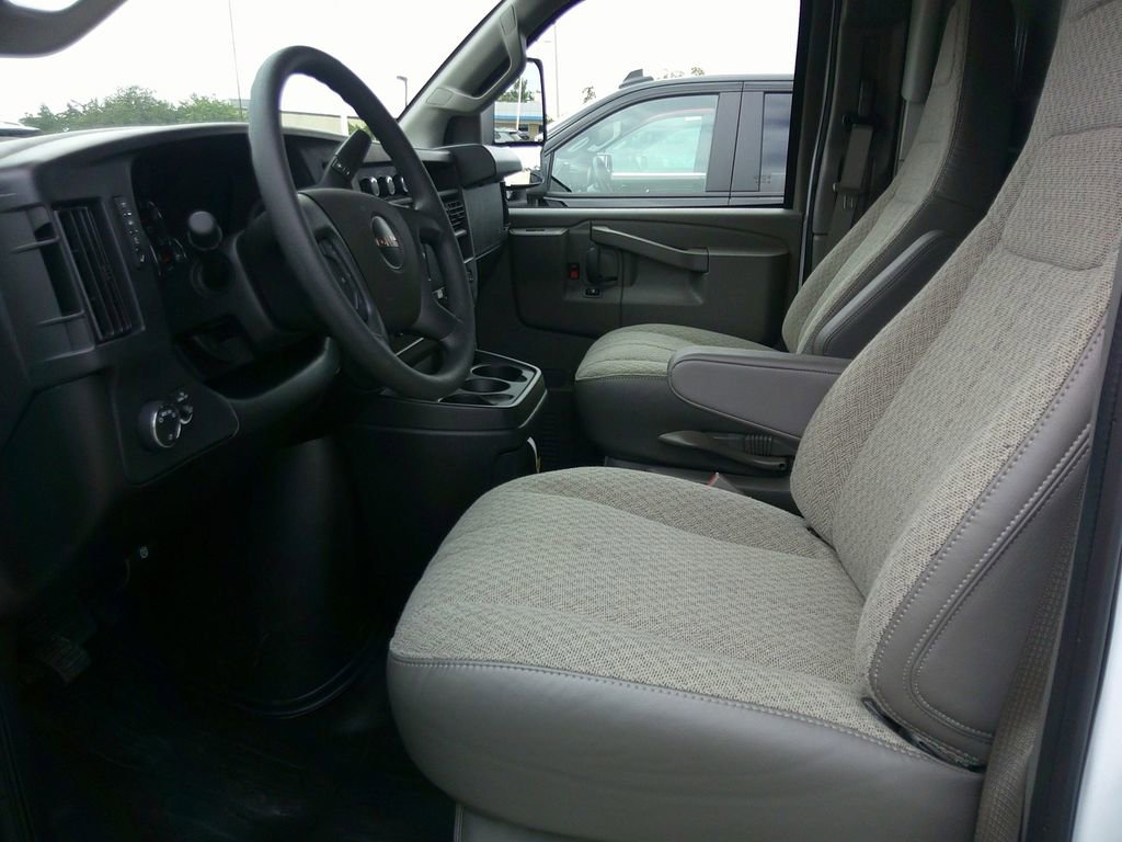 New 2025 GMC Savana 3500 w/ Power Convenience Package RWD image 8