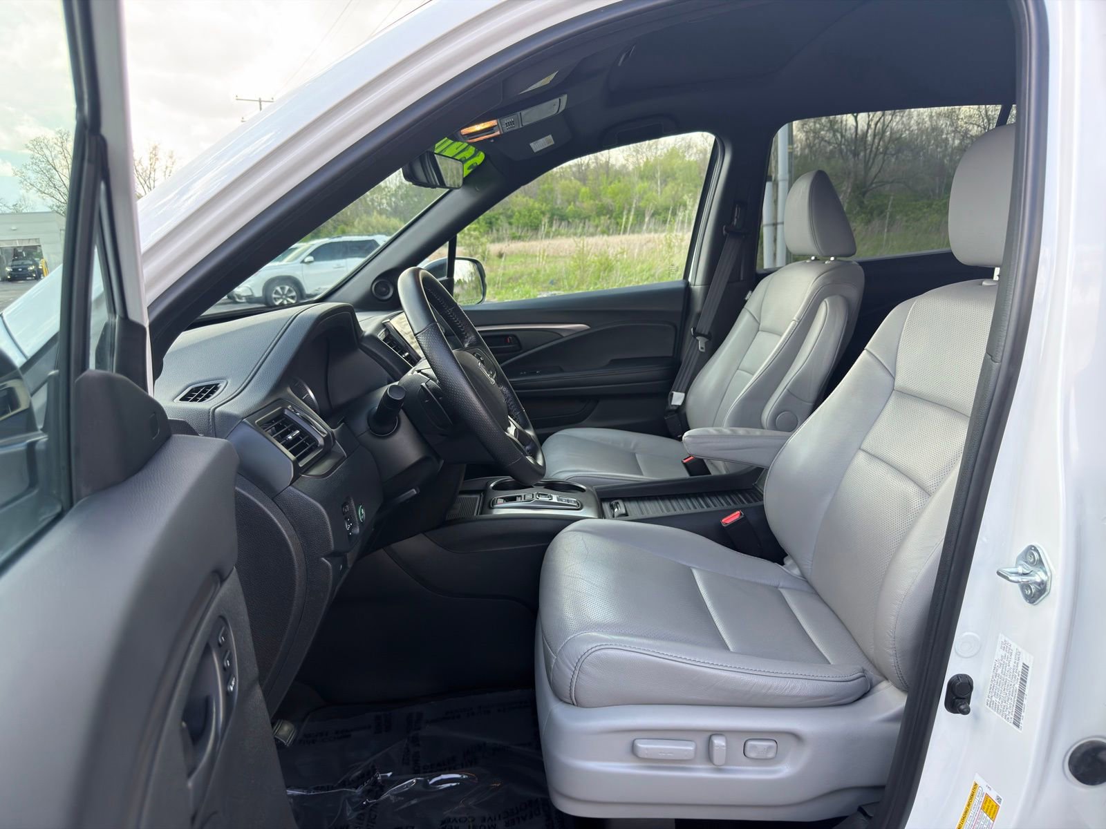 Used 2023 Honda Passport EX-L image 10