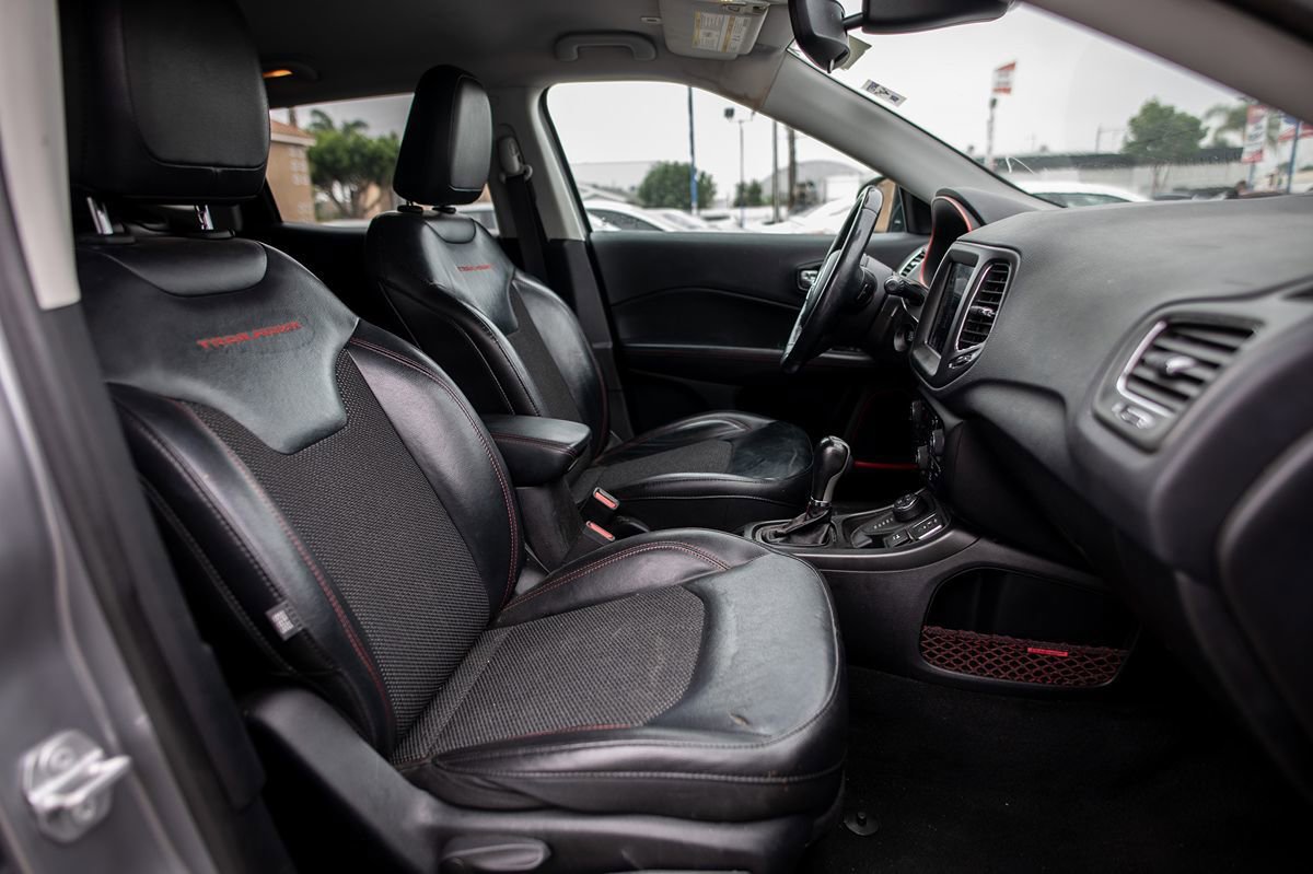 Used 2019 Jeep Compass Trailhawk image 14