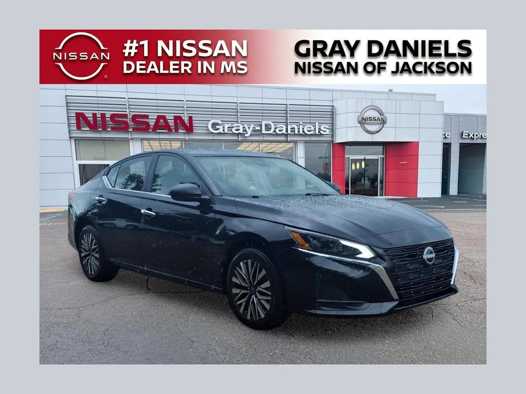 Used 2025 Nissan Altima 2.5 SV AWD/4WD image 1