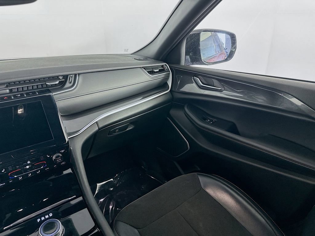 Certified 2022 Jeep Grand Cherokee L Laredo image 35