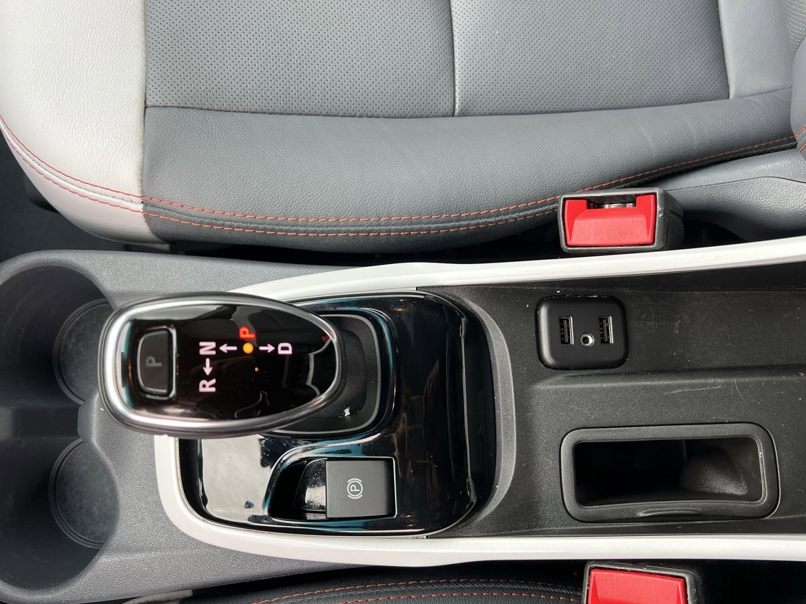 Used 2019 Chevrolet Bolt Premier w/ Infotainment Package image 21