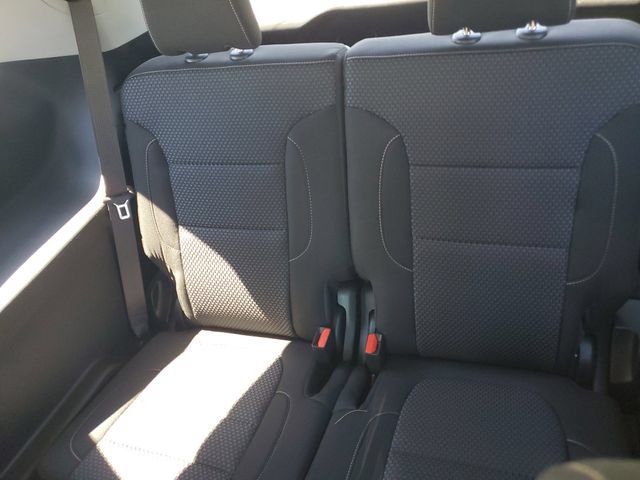 Certified 2023 GMC Acadia SLE w/ Driver Convenience Package FWD image 10