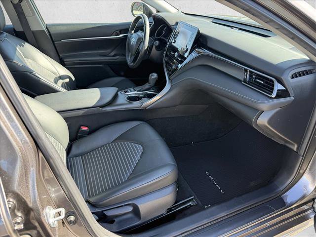 Used 2022 Toyota Camry SE FWD image 17
