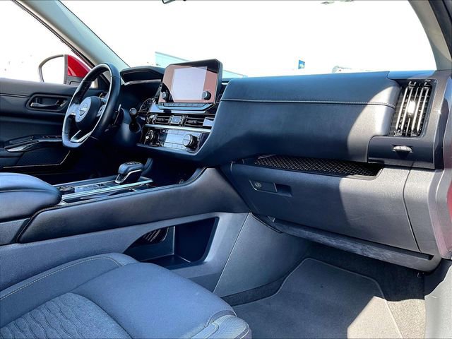 Used 2023 Nissan Pathfinder SV image 14