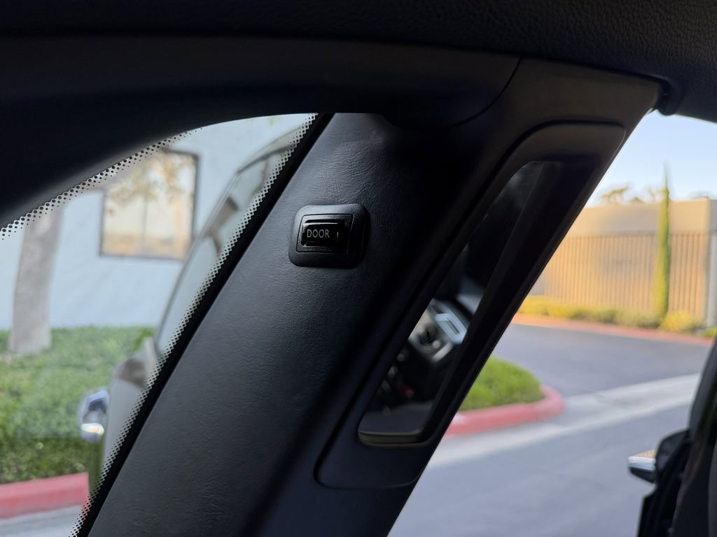 Used 2014 Rolls-Royce Ghost RWD image 31