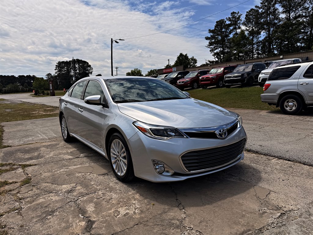 Used 2013 Toyota Avalon Limited FWD image 3
