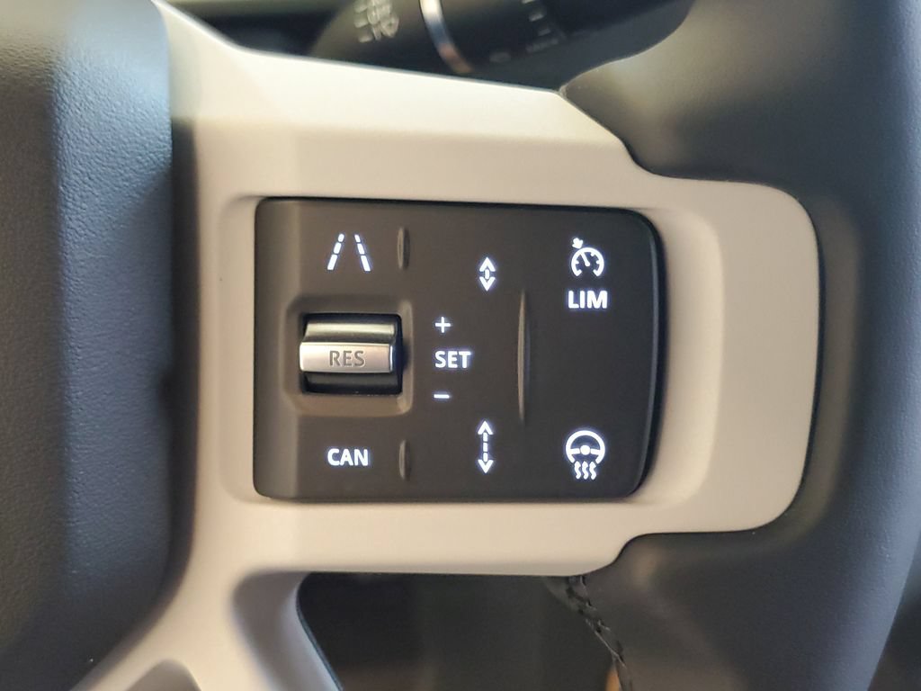 New 2026 Land Rover Defender 130 X-Dynamic SE AWD/4WD image 17