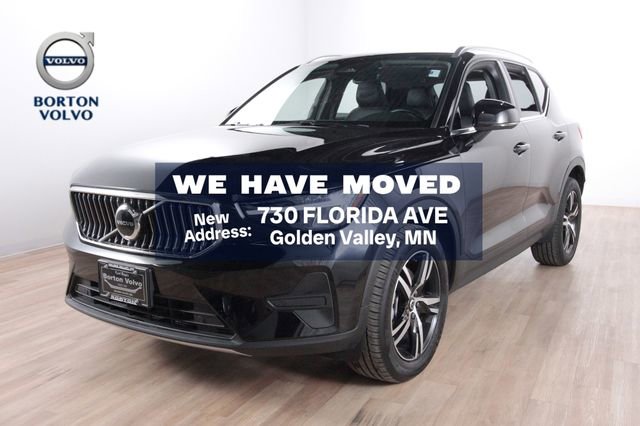 Certified 2025 Volvo XC40 B5 Core image 1