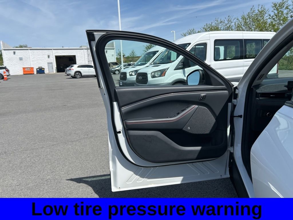 Used 2025 Ford Mustang Mach-E Premium w/ Sport Appearance Package AWD/4WD image 14