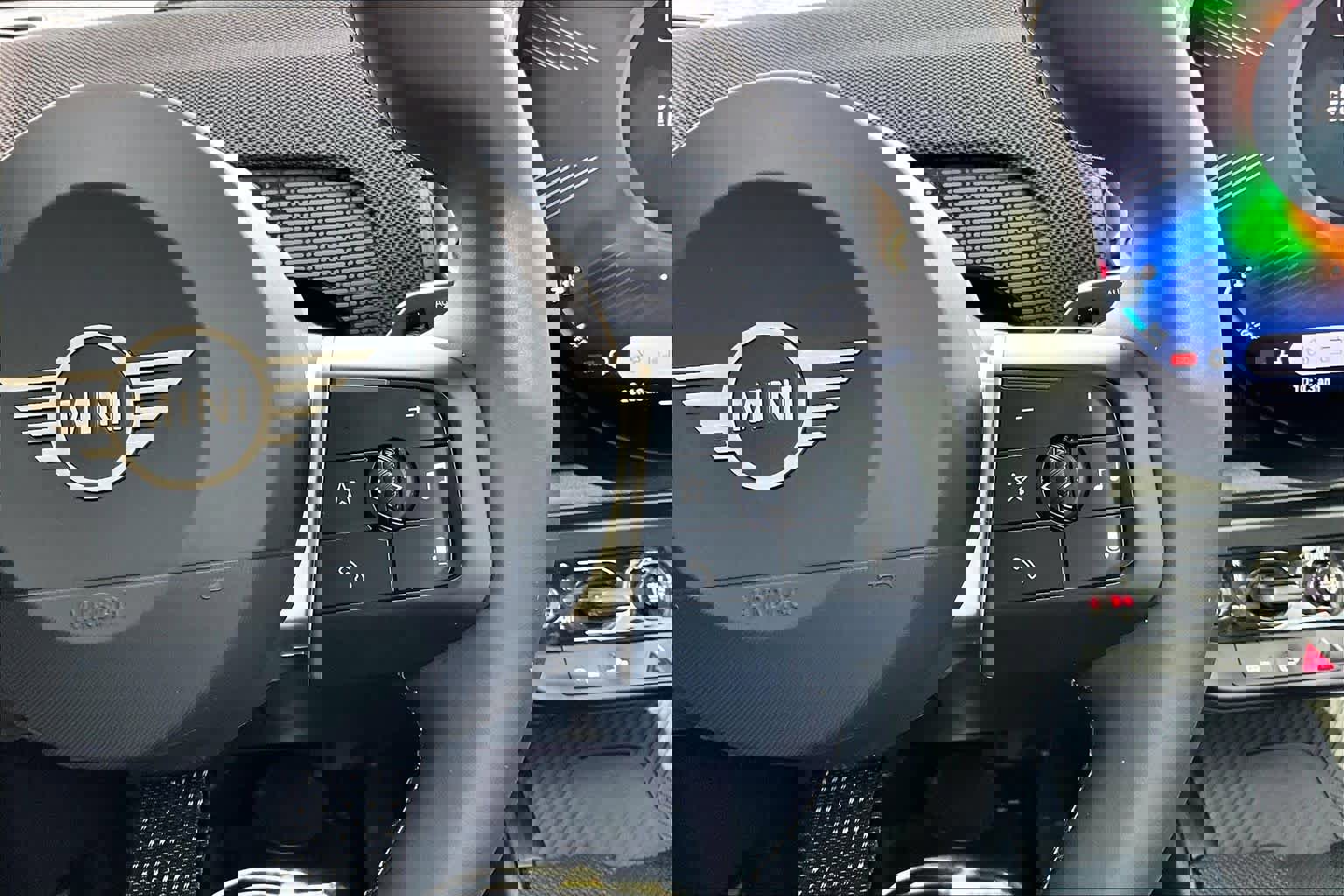 Used 2025 MINI Cooper Countryman S w/ Comfort Package Max image 18