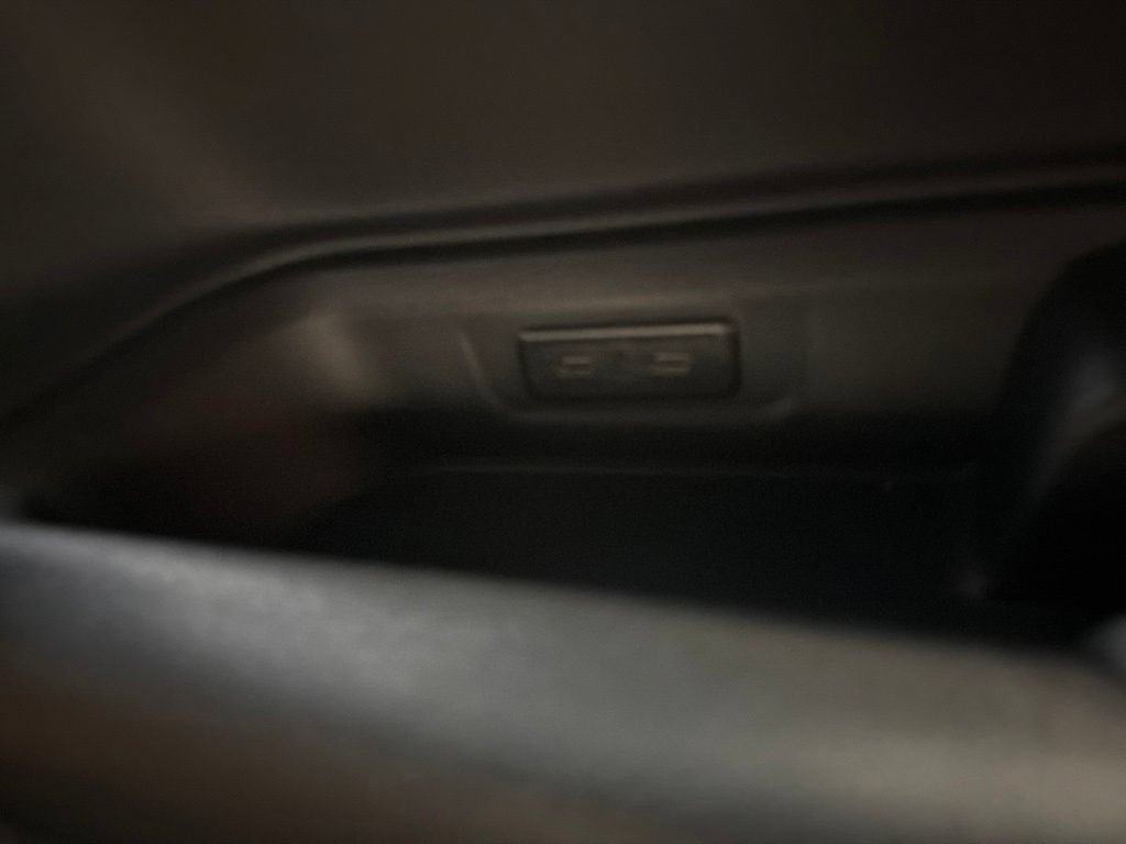 New 2026 Lincoln Navigator Reserve AWD/4WD image 32