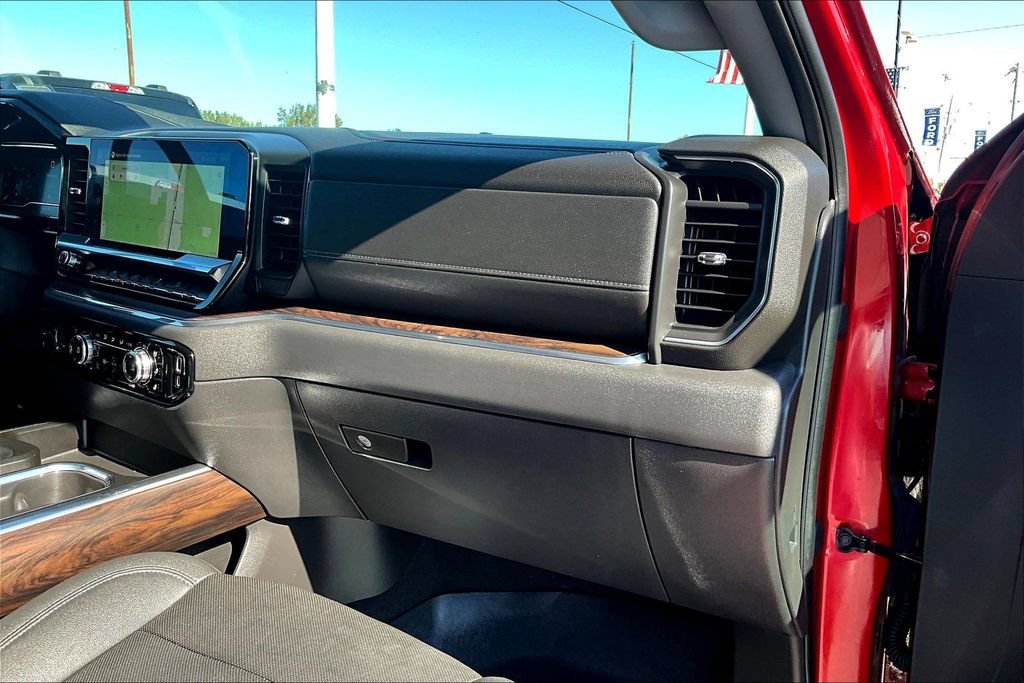 Used 2023 GMC Sierra 1500 SLT w/ SLT Premium Package AWD/4WD image 16