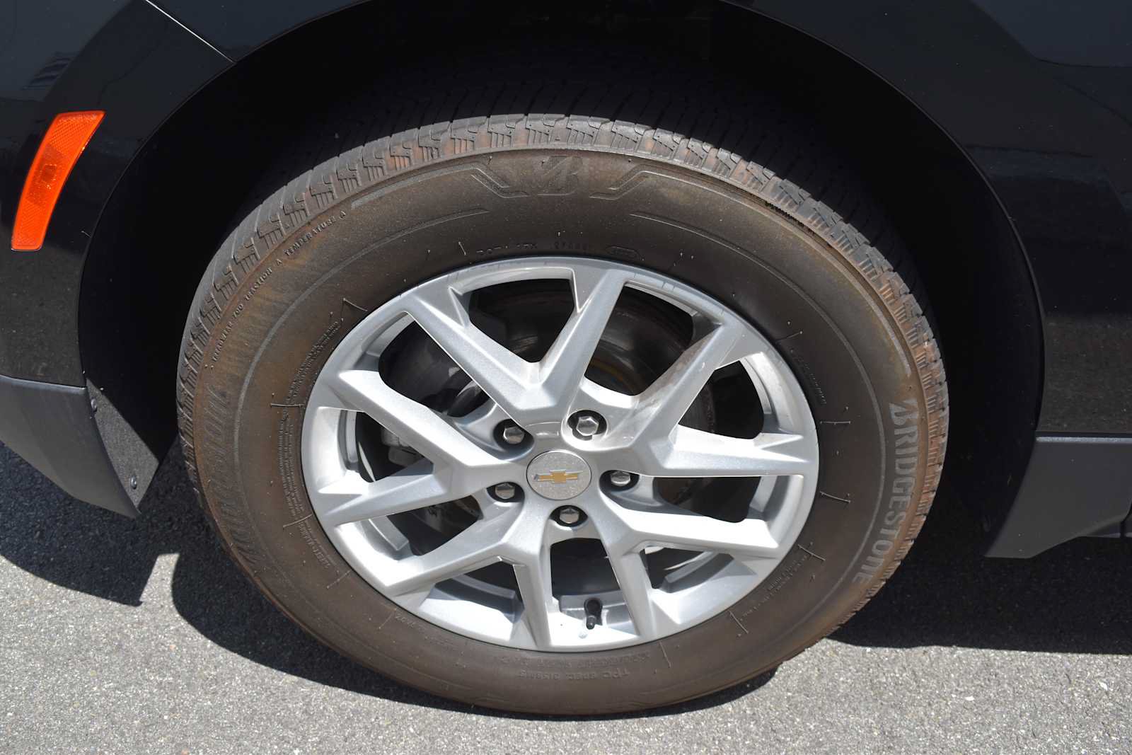 Used 2023 Chevrolet Equinox LT AWD/4WD image 9