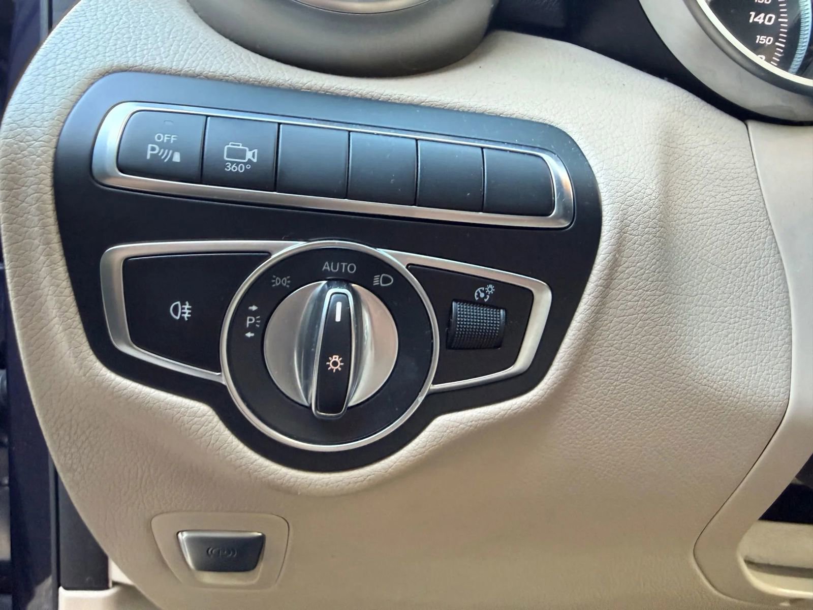 Used 2019 Mercedes-Benz GLC 300 4MATIC w/ Multimedia Package image 15