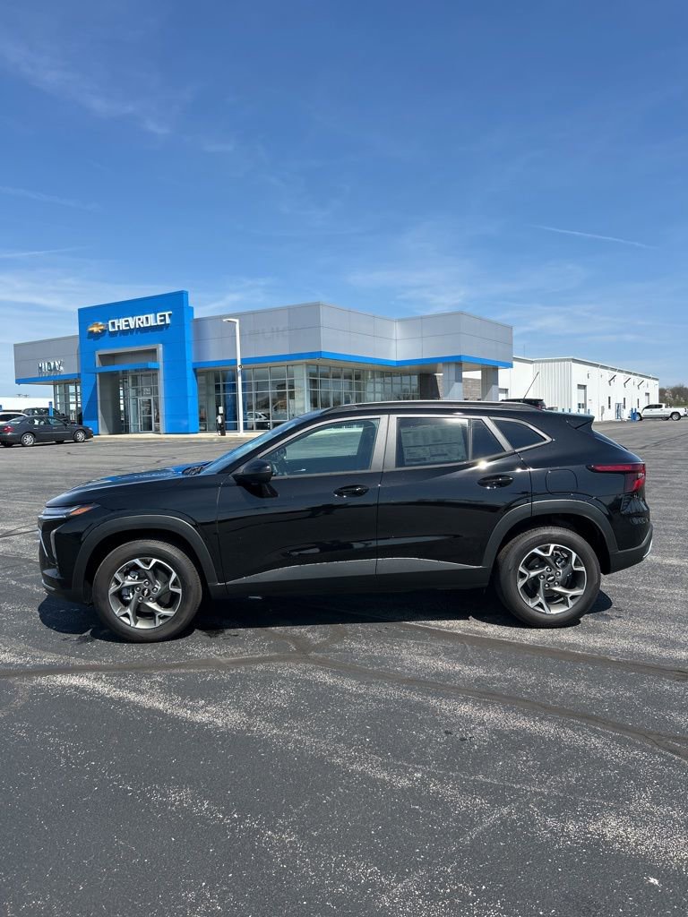 New 2026 Chevrolet Trax LT w/ Driver Confidence Package FWD image 7