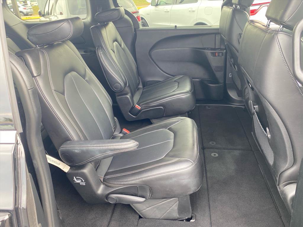 Used 2026 Chrysler Pacifica Select FWD image 23