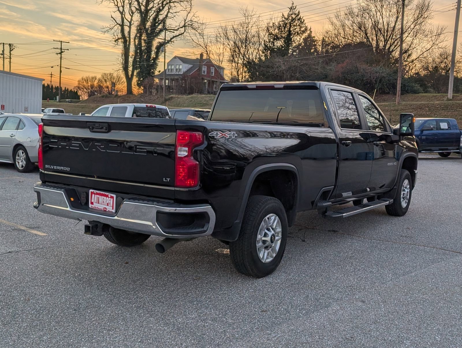 Used 2024 Chevrolet Silverado 2500 LT image 3