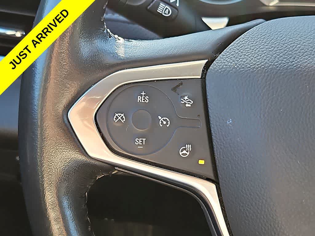 Used 2021 Chevrolet Traverse Premier FWD image 22