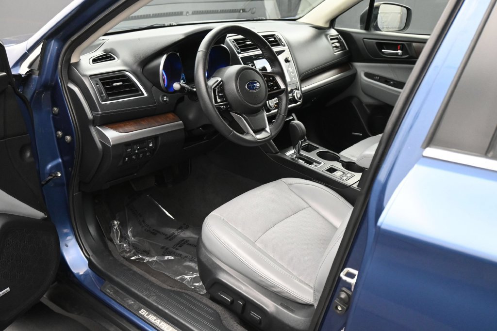 Used 2019 Subaru Outback 2.5i Limited AWD/4WD image 2