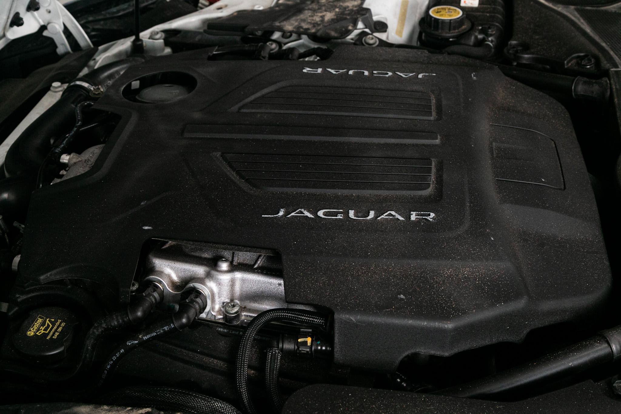 Used 2017 Jaguar F-TYPE S image 39