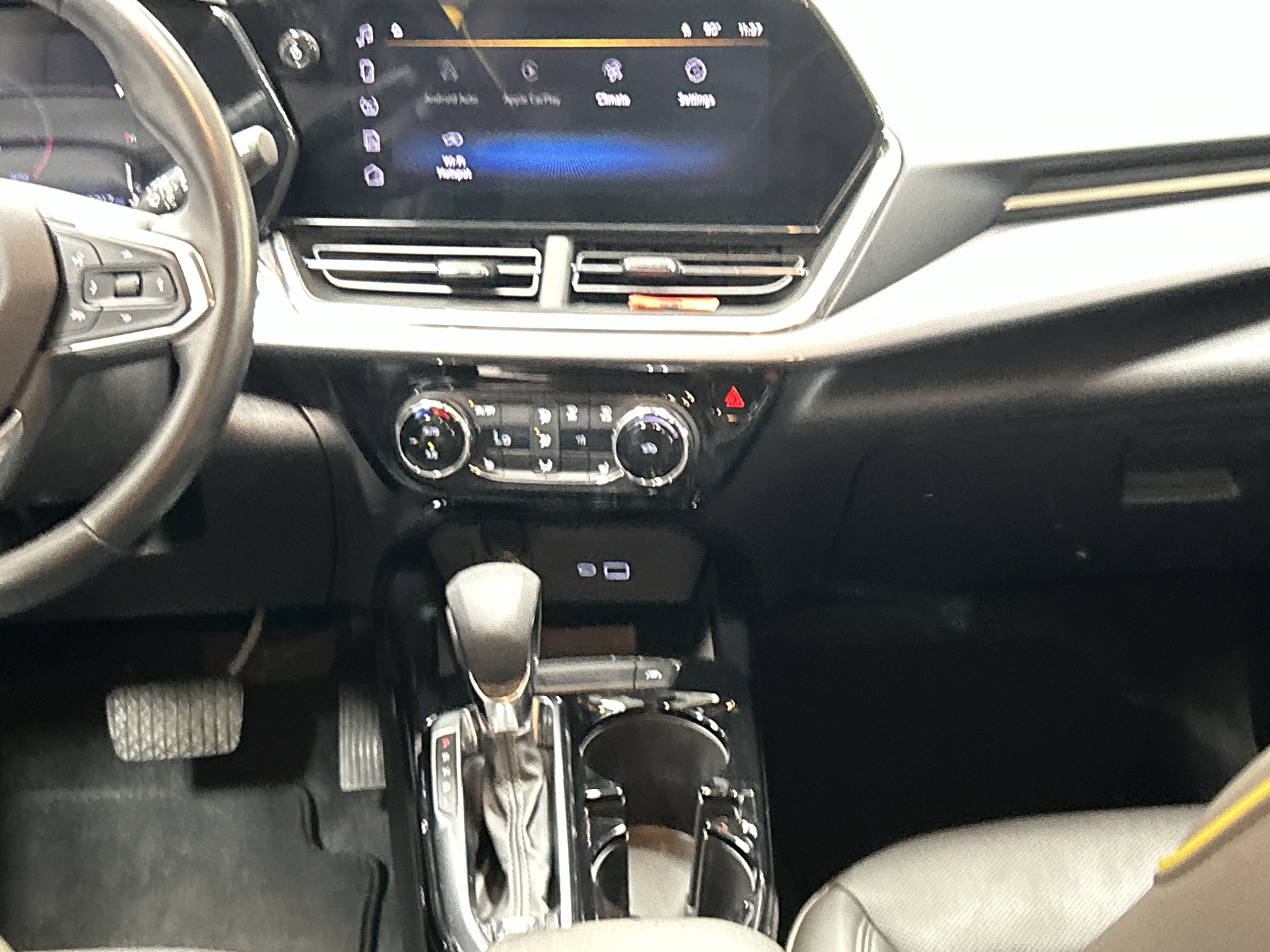 Used 2025 Chevrolet Trax ACTIV w/ Driver Confidence Package FWD image 40