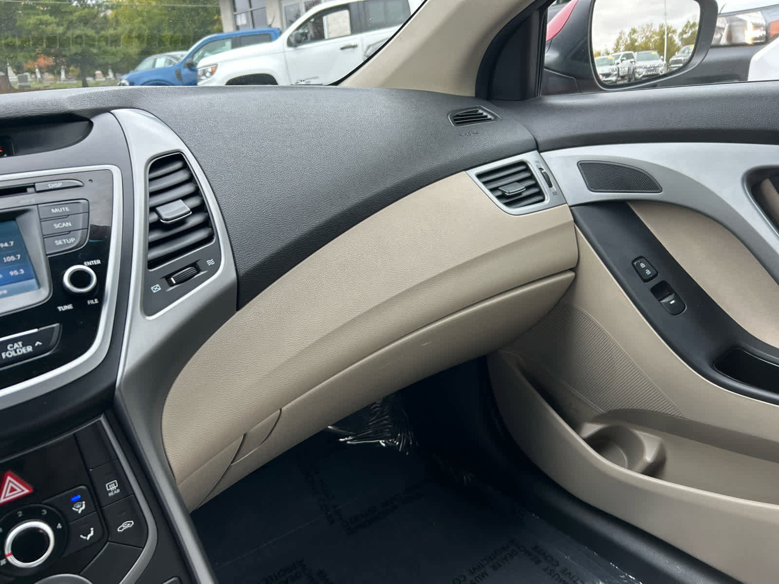 Used 2014 Hyundai Elantra SE w/ Option Group 02 image 17