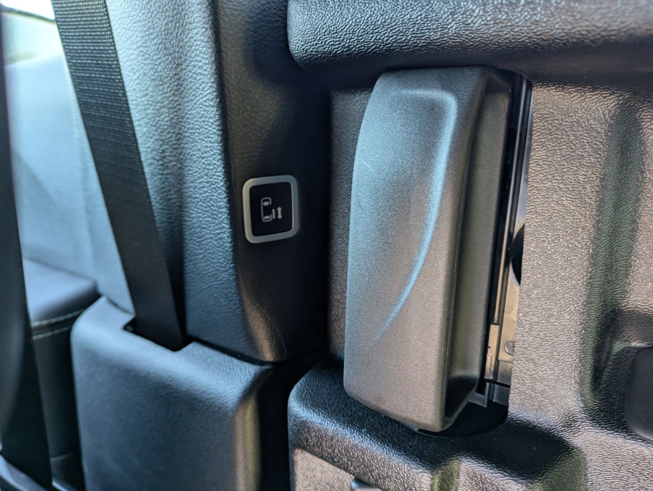 Used 2025 Chrysler Pacifica Select image 26