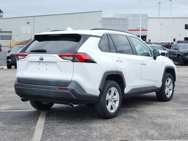 Used 2021 Toyota RAV4 XLE AWD/4WD image 4