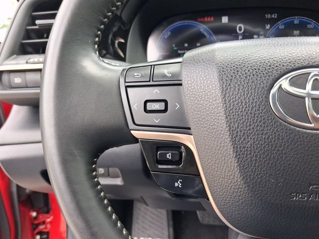 Used 2024 Toyota Crown AWD/4WD image 18