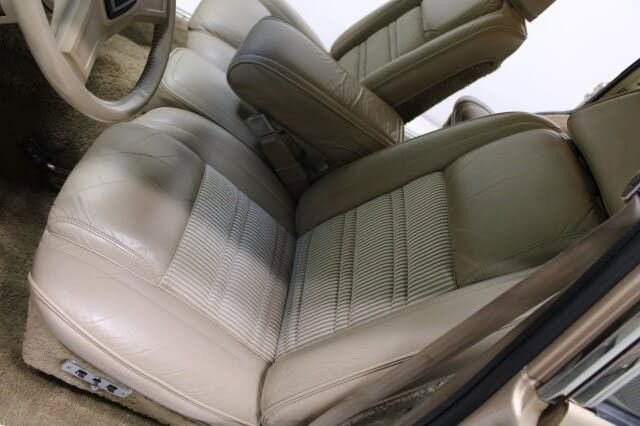 Used 1989 Jeep Grand Wagoneer image 18