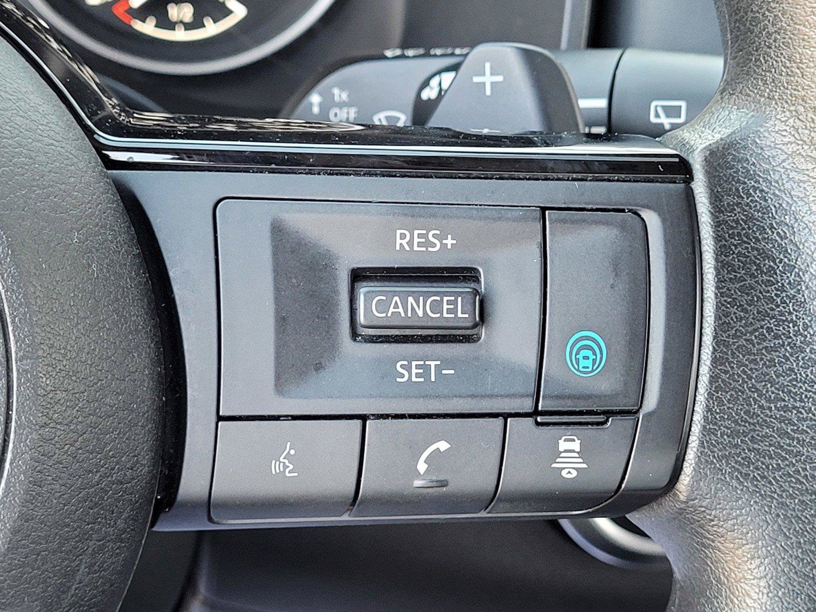 Used 2023 Nissan Rogue SV FWD image 30
