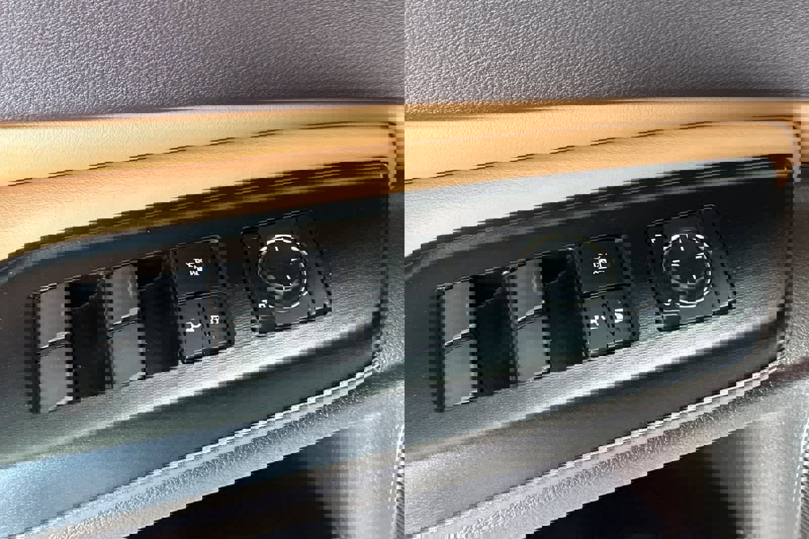 Used 2019 Lexus ES 300h w/ Premium Package image 14