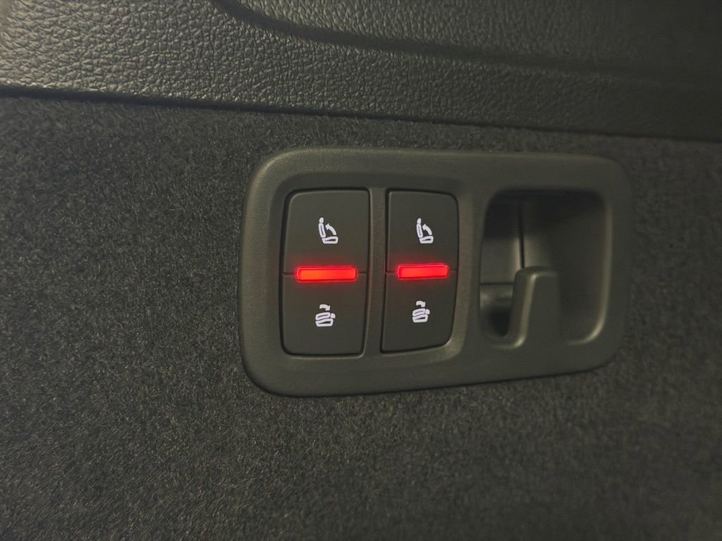 Used 2025 Audi Q7 2.0T Premium w/ Convenience Plus Package image 12