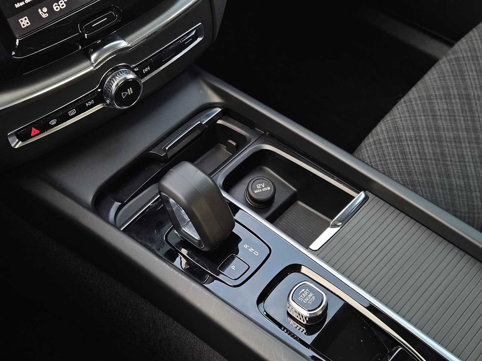 Used 2023 Volvo XC60 B5 Core w/ Climate Package image 20