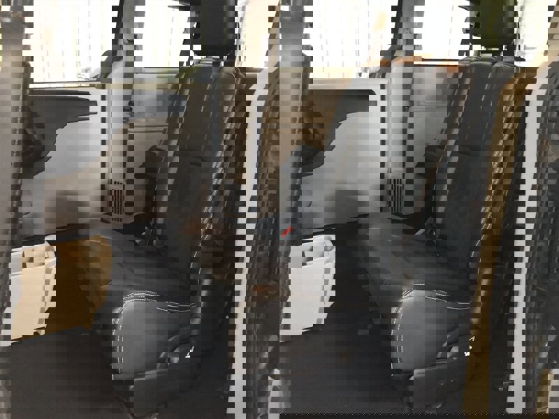 Used 2019 Dodge Grand Caravan SXT w/ Rear Park Assist Package image 16