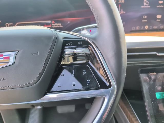 Used 2025 Cadillac Escalade Premium Luxury Platinum AWD/4WD image 19