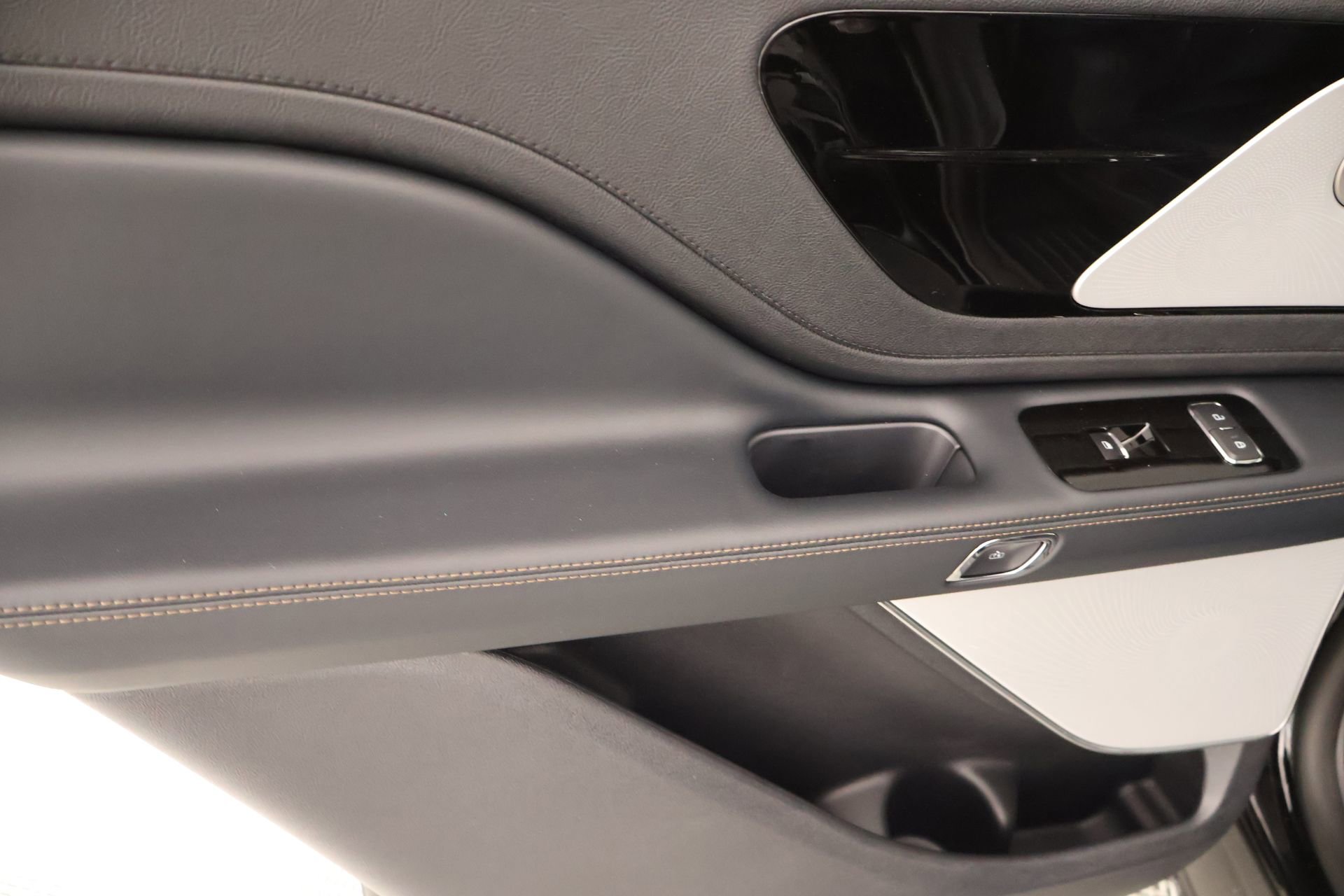 New 2026 Lincoln Aviator Reserve image 18