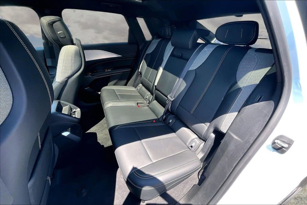 Certified 2024 Cadillac Lyriq Tech w/ Driver Assist Package AWD/4WD image 22