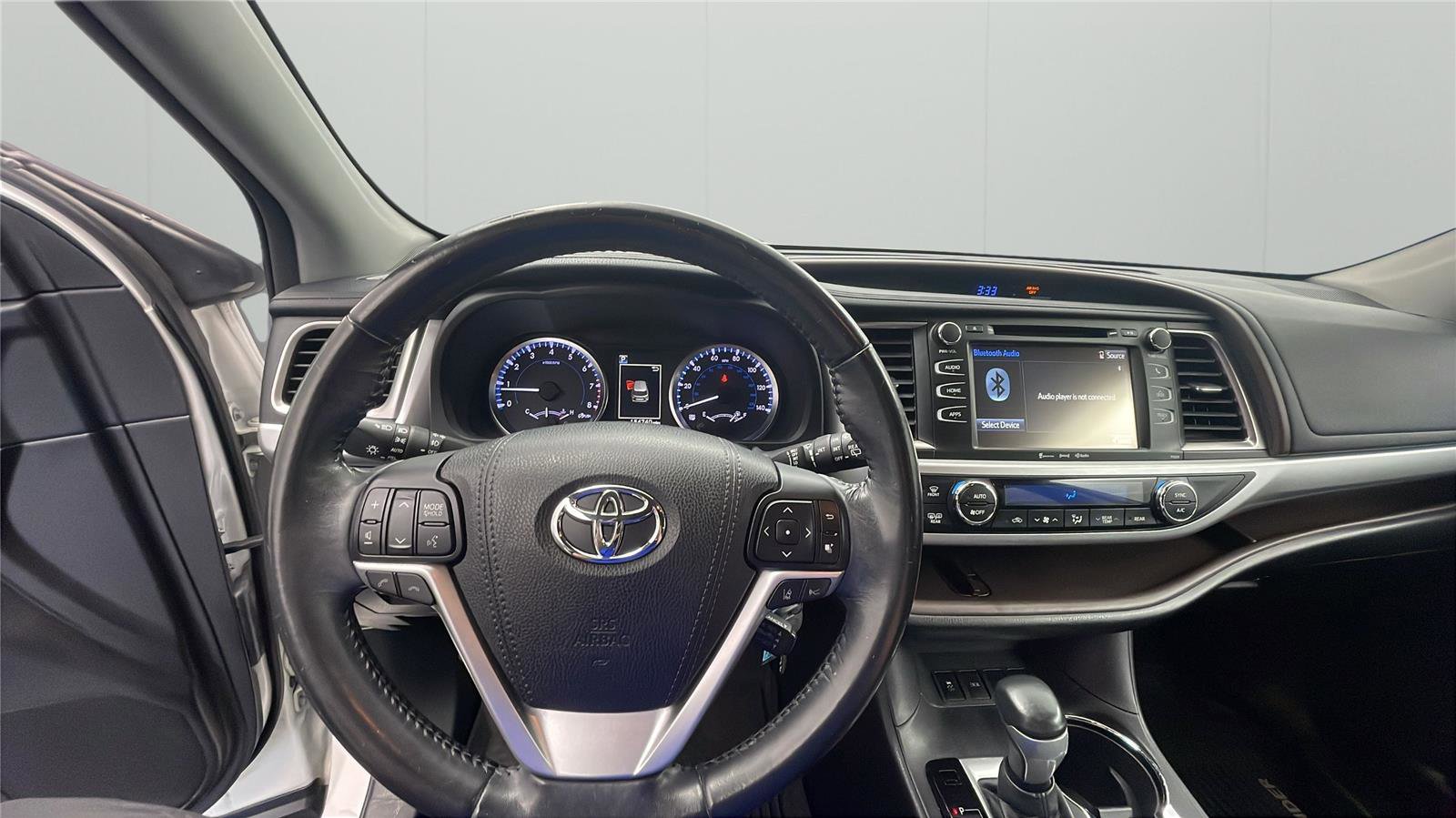 Used 2017 Toyota Highlander Plus FWD image 22