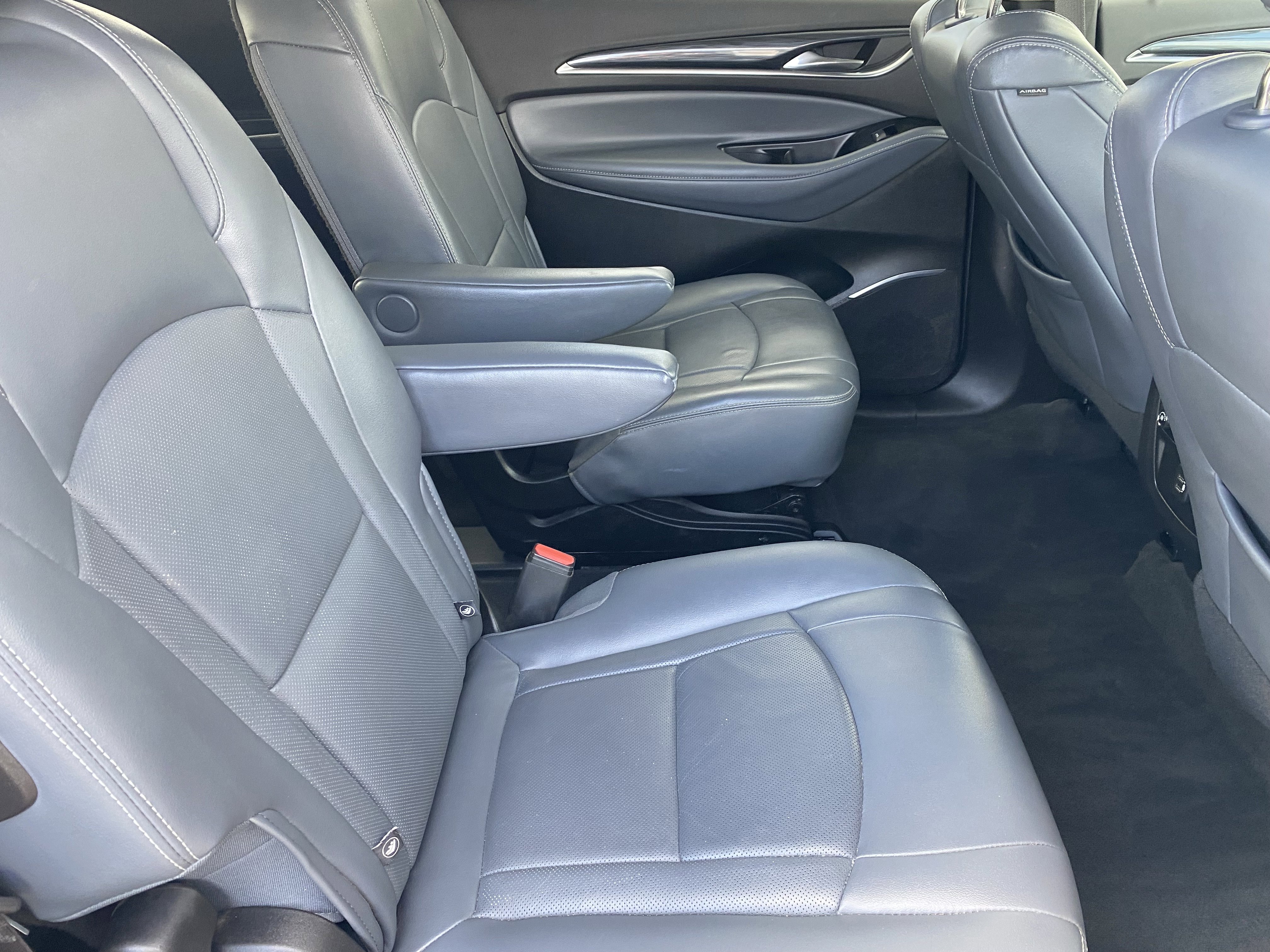 Used 2020 Buick Enclave Essence image 13