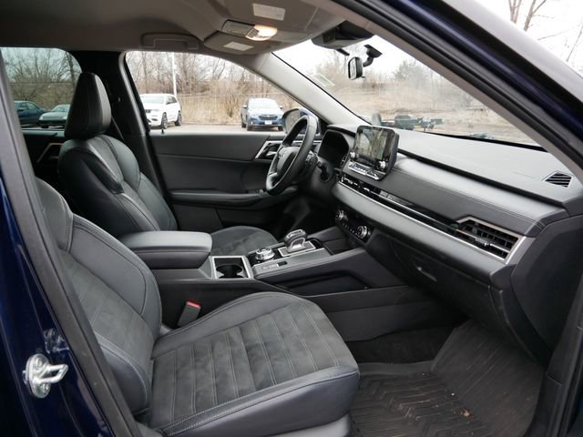 Used 2023 Mitsubishi Outlander SE image 7
