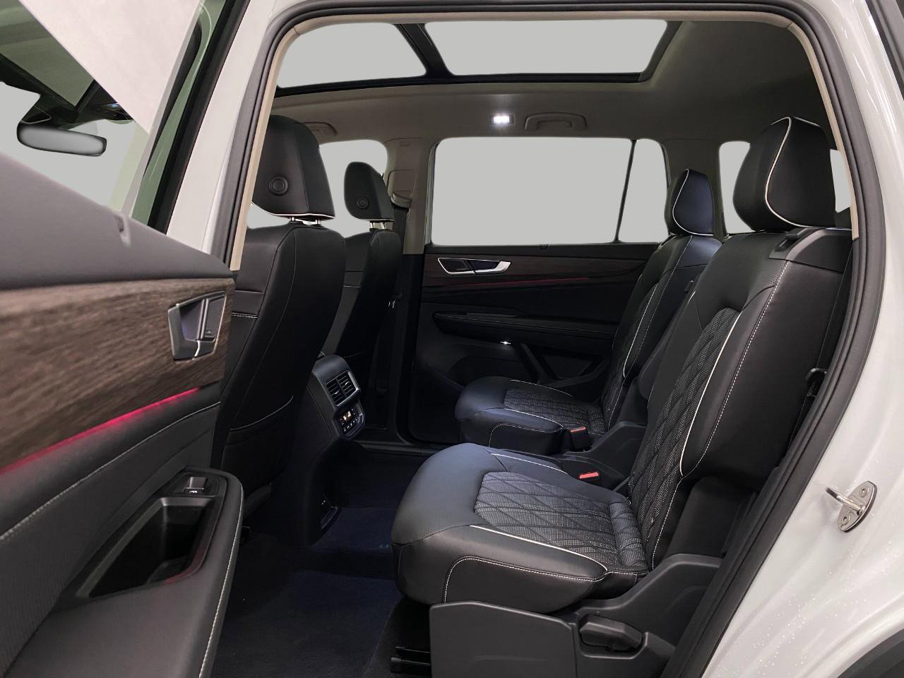 New 2026 Volkswagen Atlas SEL Premium R-Line image 31
