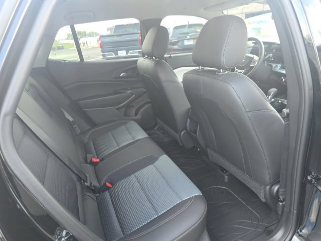 Used 2026 Chevrolet Trax LT w/ LT Convenience Package FWD image 15