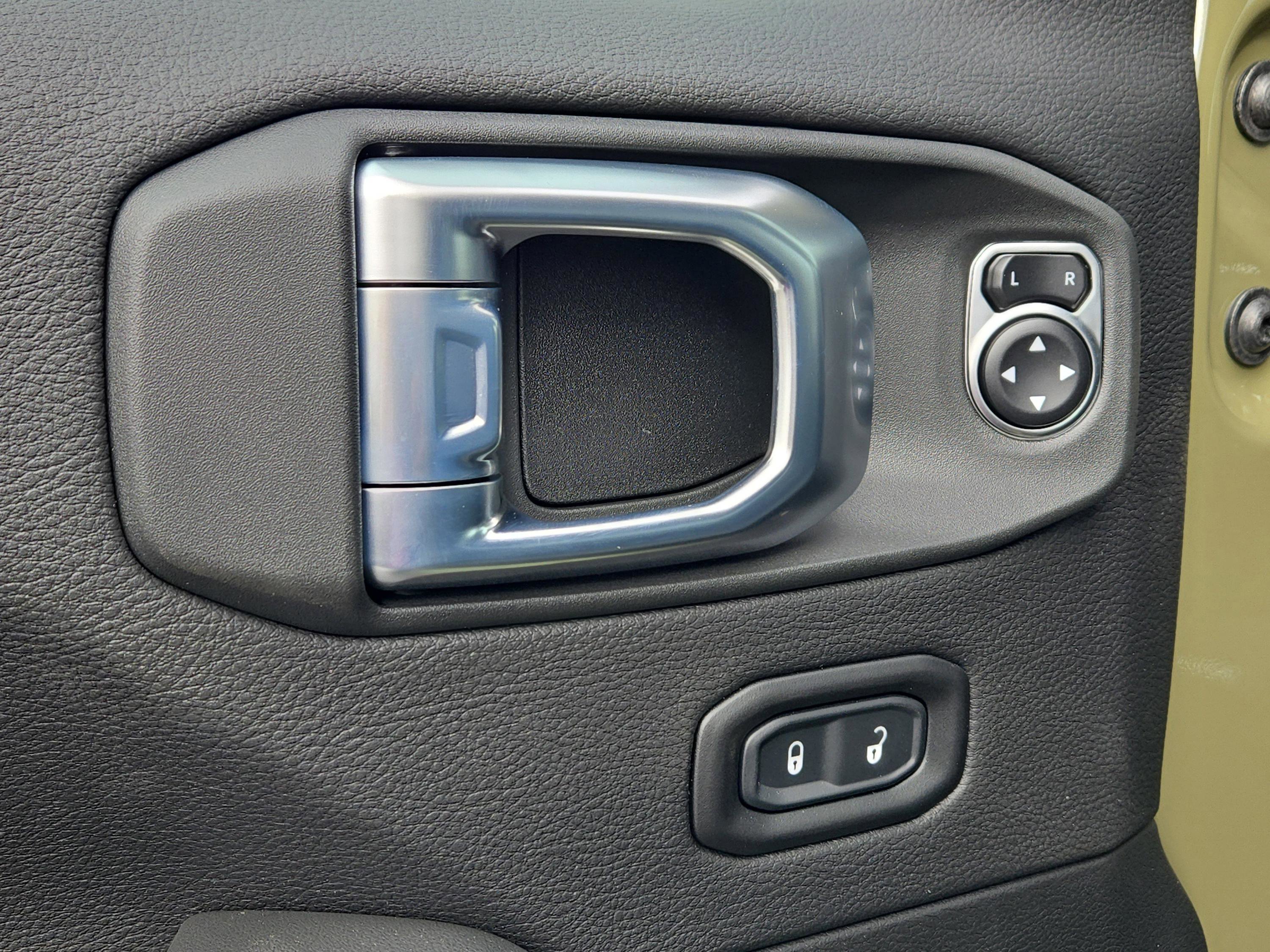 New 2026 Jeep Wrangler Unlimited Rubicon w/ Safety Group image 14